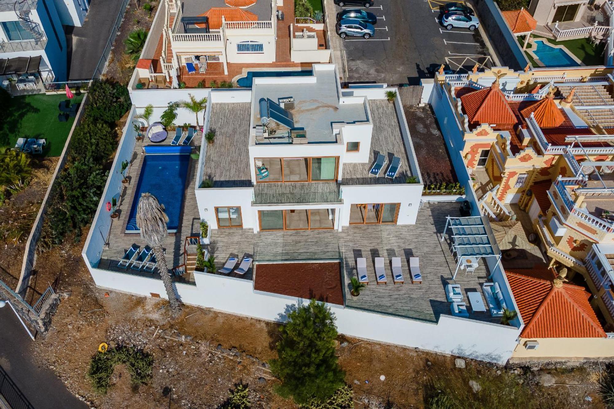 Fabulous Contemporary 5 Bedroom Villa With Private Heated Pool, Sleeps Max 13 กาเยาซัลวาเค ภายนอก รูปภาพ