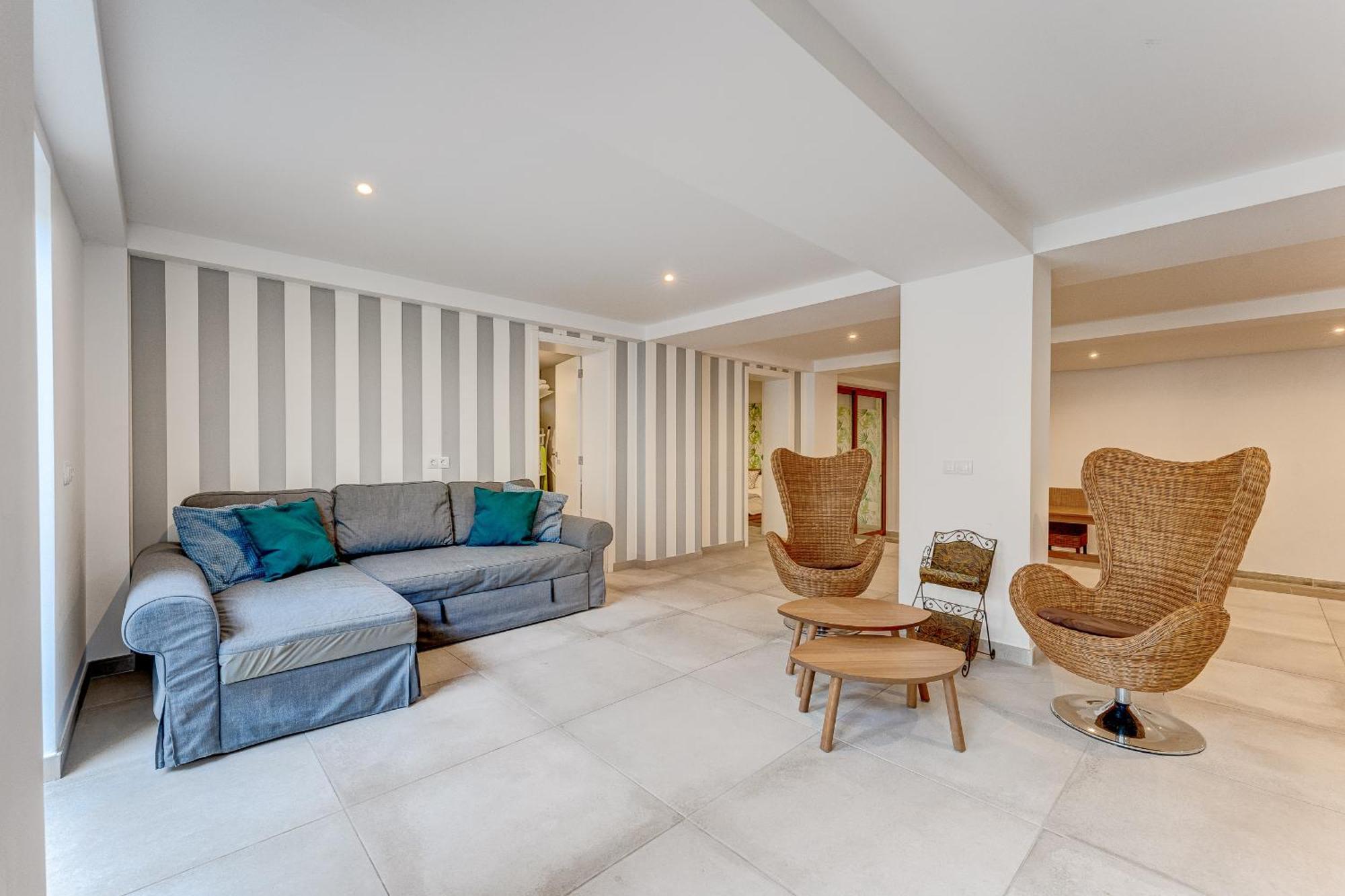 Fabulous Contemporary 5 Bedroom Villa With Private Heated Pool, Sleeps Max 13 กาเยาซัลวาเค ภายนอก รูปภาพ