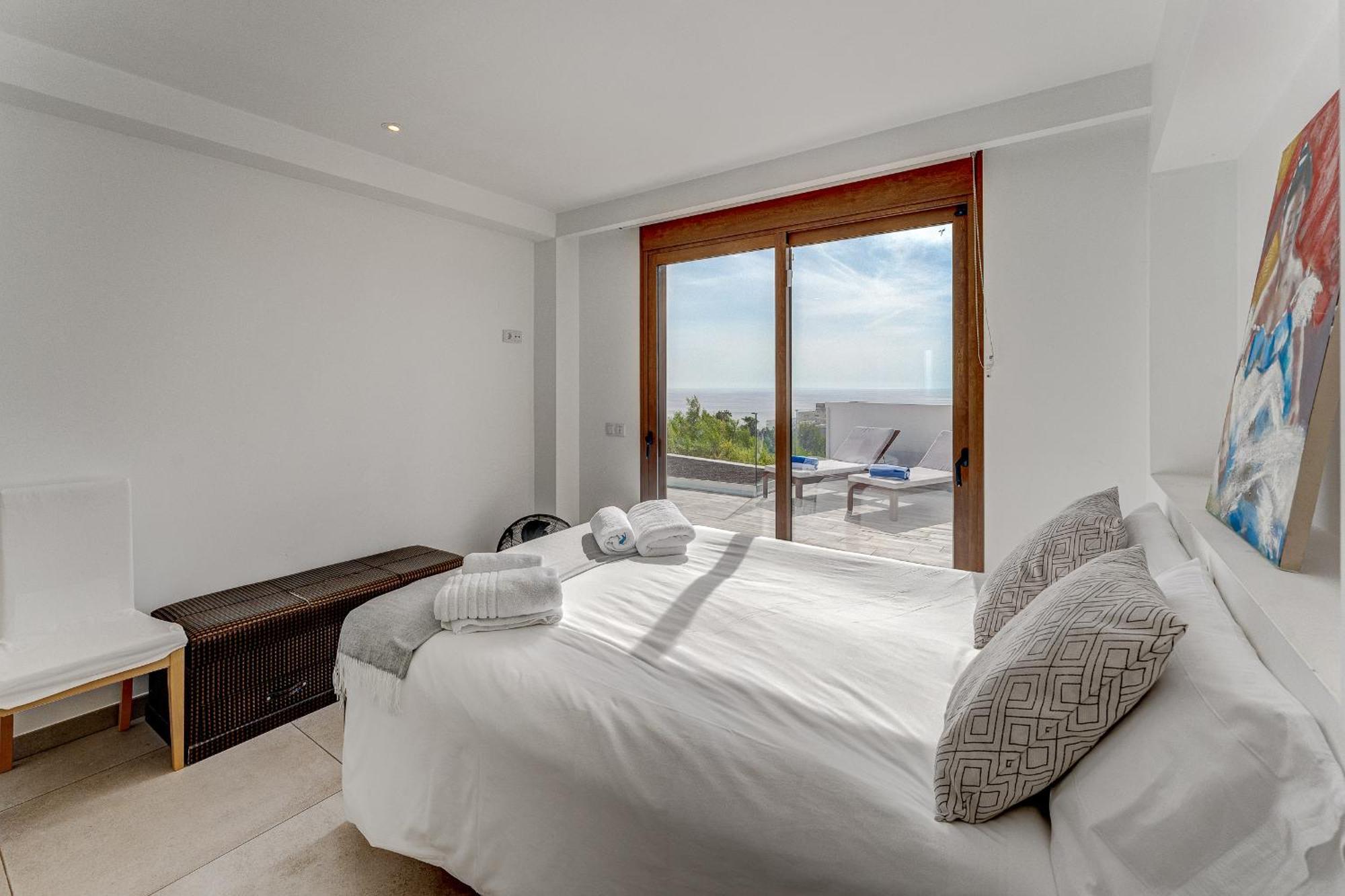 Fabulous Contemporary 5 Bedroom Villa With Private Heated Pool, Sleeps Max 13 กาเยาซัลวาเค ภายนอก รูปภาพ