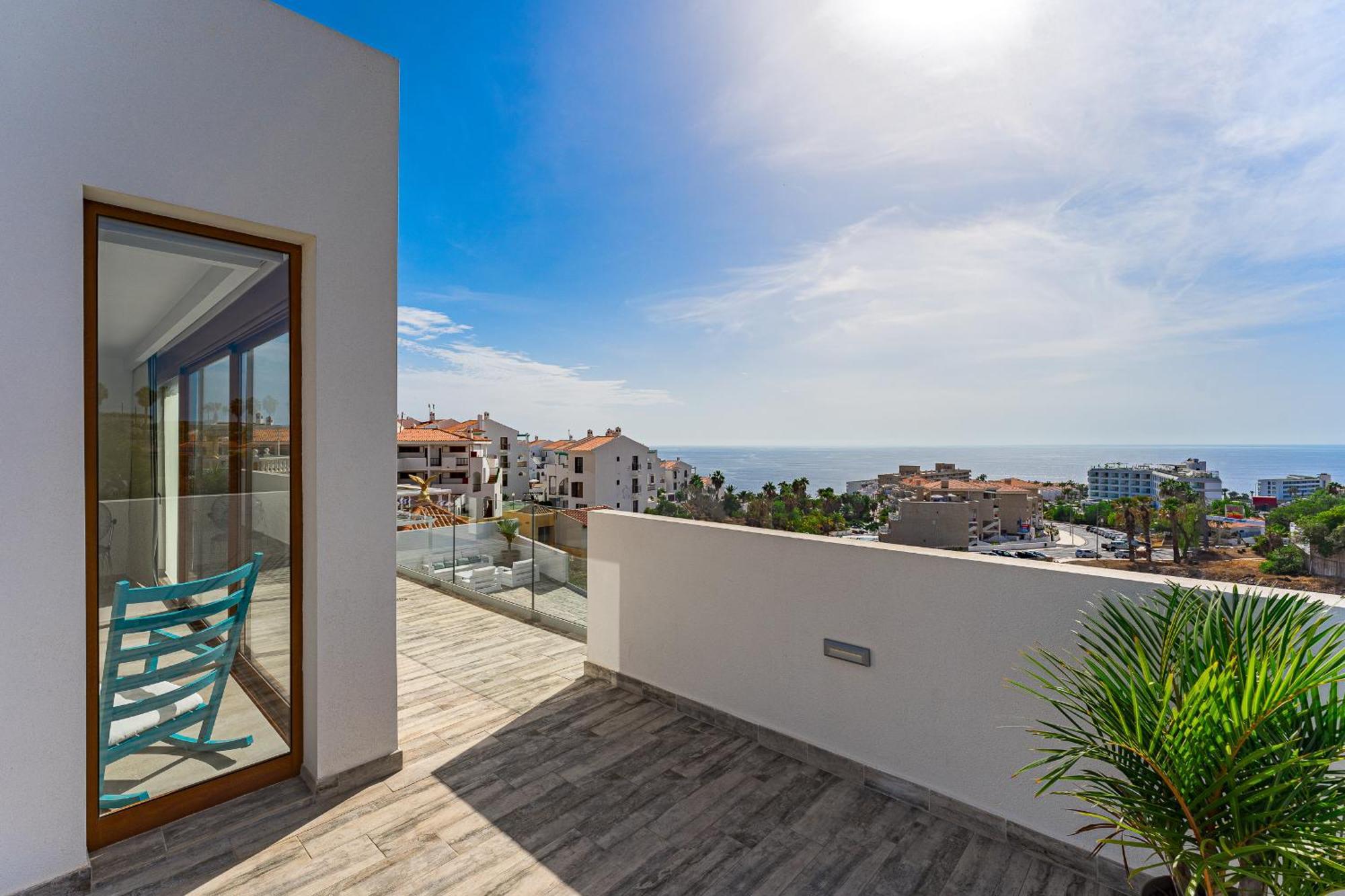 Fabulous Contemporary 5 Bedroom Villa With Private Heated Pool, Sleeps Max 13 กาเยาซัลวาเค ภายนอก รูปภาพ