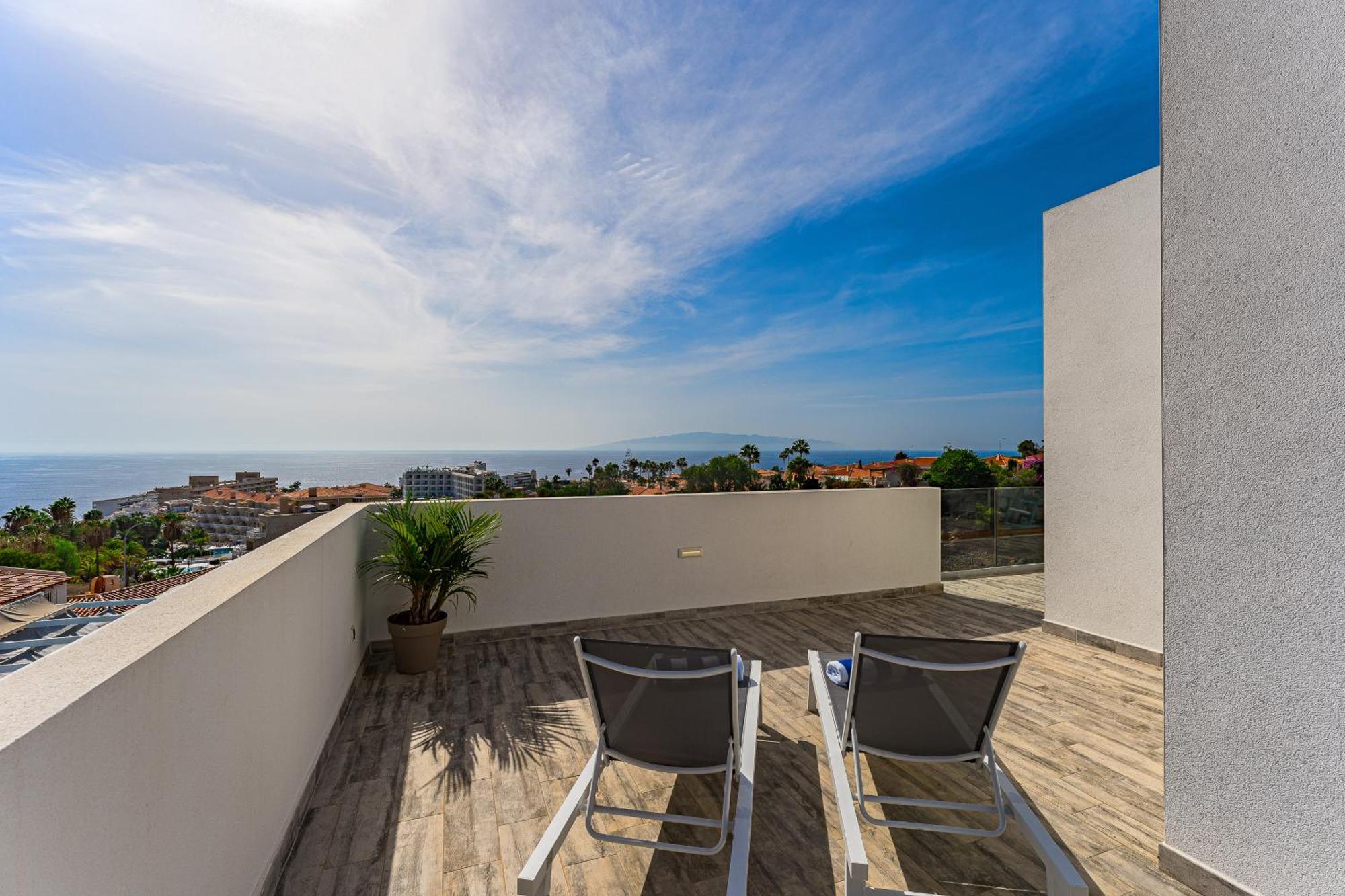 Fabulous Contemporary 5 Bedroom Villa With Private Heated Pool, Sleeps Max 13 กาเยาซัลวาเค ภายนอก รูปภาพ