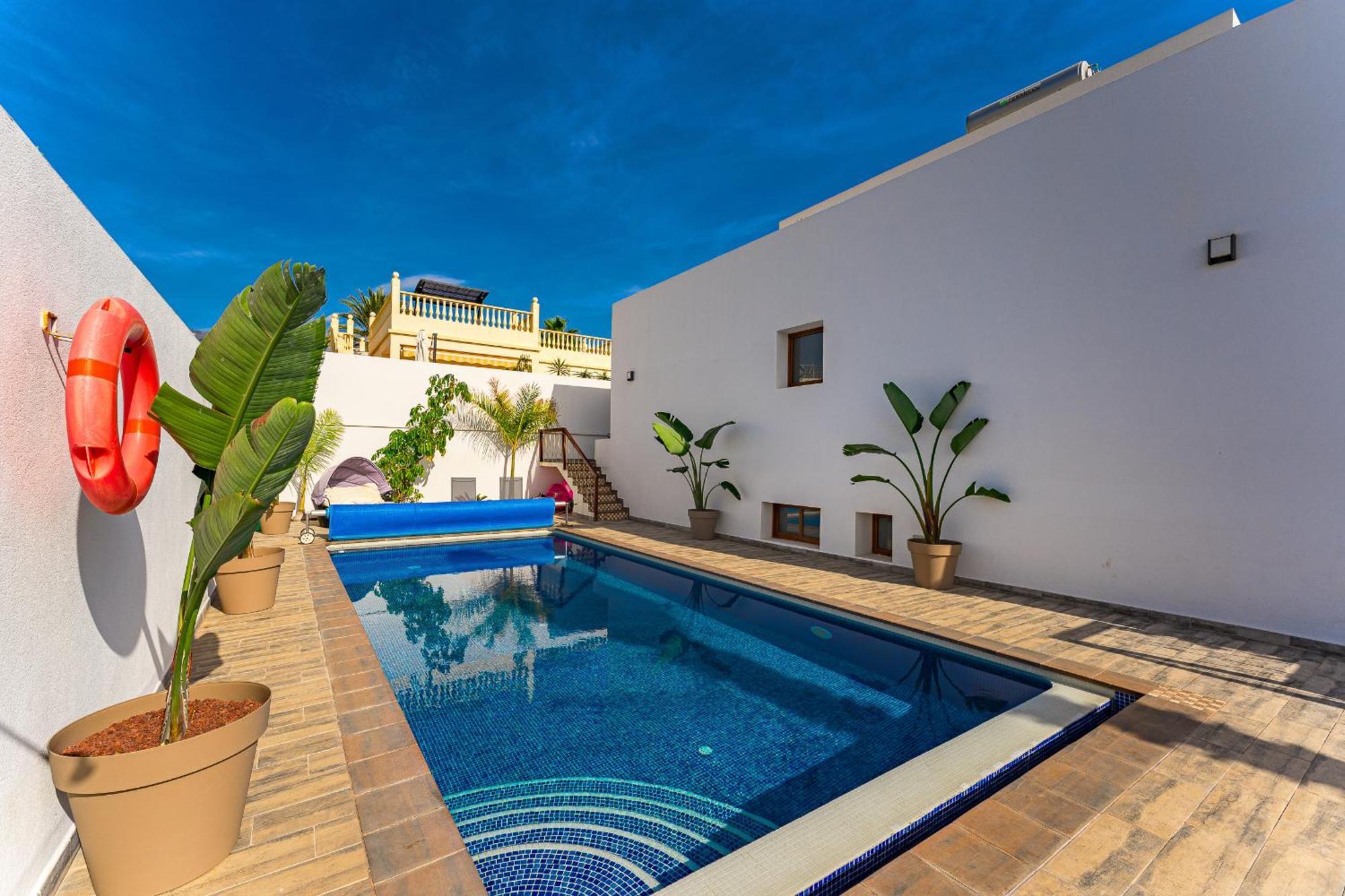 Fabulous Contemporary 5 Bedroom Villa With Private Heated Pool, Sleeps Max 13 กาเยาซัลวาเค ภายนอก รูปภาพ
