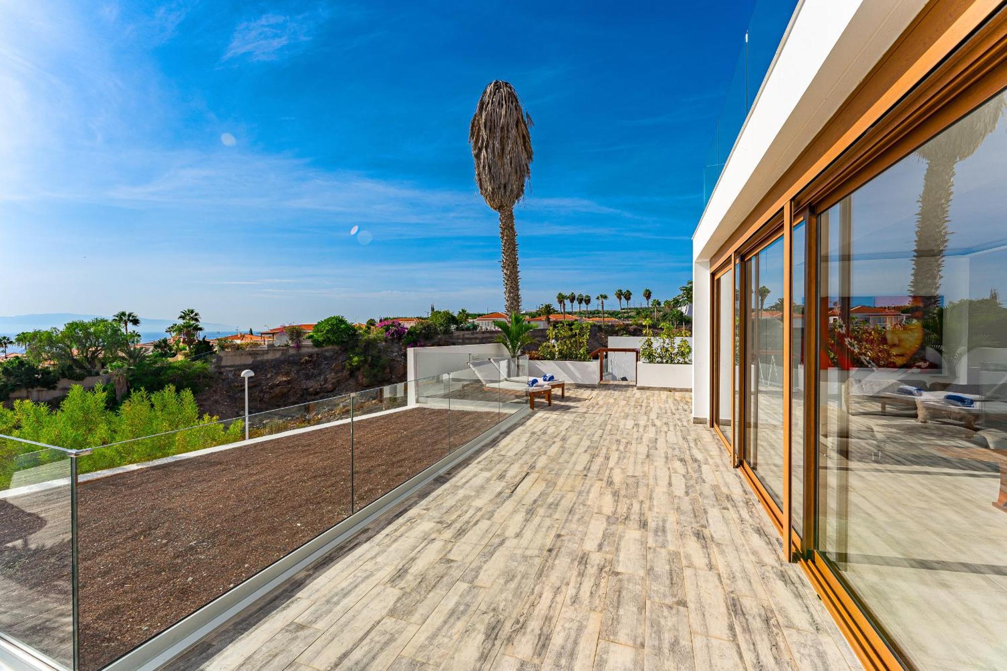 Fabulous Contemporary 5 Bedroom Villa With Private Heated Pool, Sleeps Max 13 กาเยาซัลวาเค ภายนอก รูปภาพ
