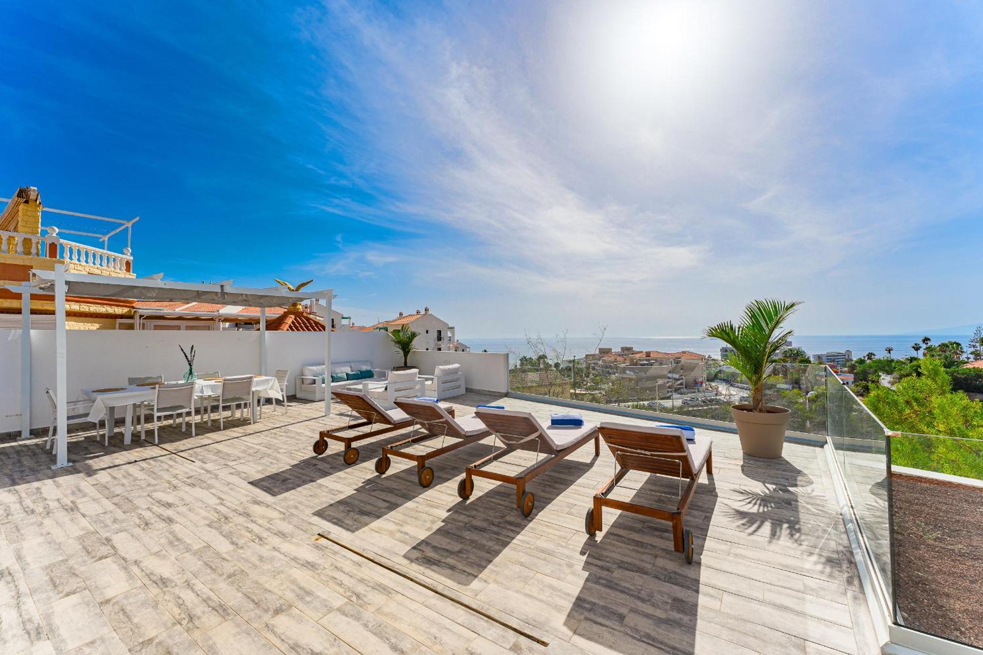 Fabulous Contemporary 5 Bedroom Villa With Private Heated Pool, Sleeps Max 13 กาเยาซัลวาเค ภายนอก รูปภาพ