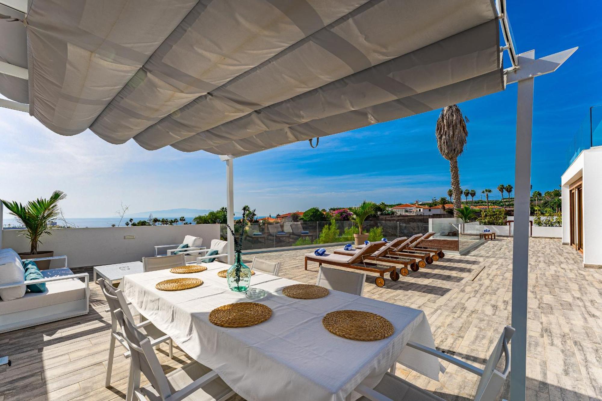 Fabulous Contemporary 5 Bedroom Villa With Private Heated Pool, Sleeps Max 13 กาเยาซัลวาเค ภายนอก รูปภาพ